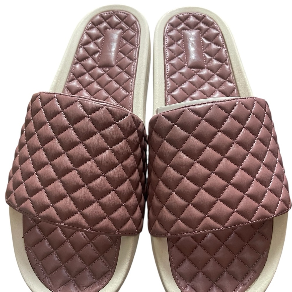 APLQuilted Leather Slide Sandals - Mauve